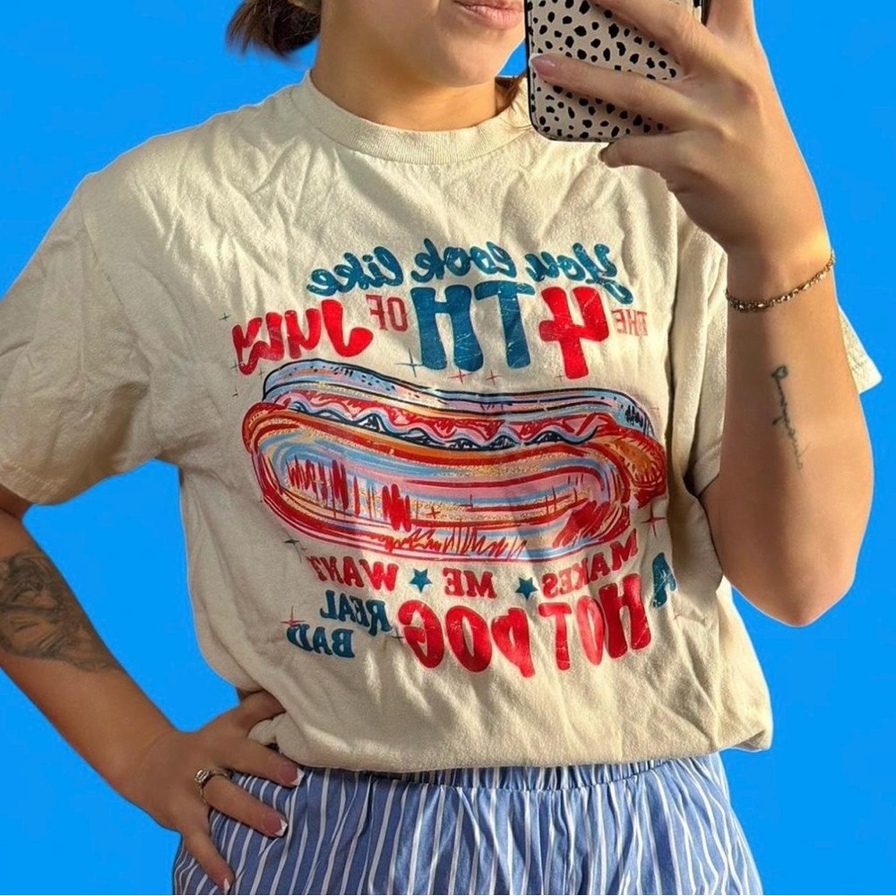 Trendy Boutique Cream Graphic Tee